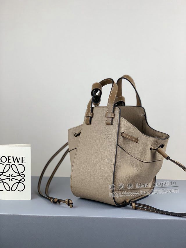 LOEWE包包 羅意威Mini Hammock迷你吊床包 羅意威手挽單肩斜挎包  tcl1243